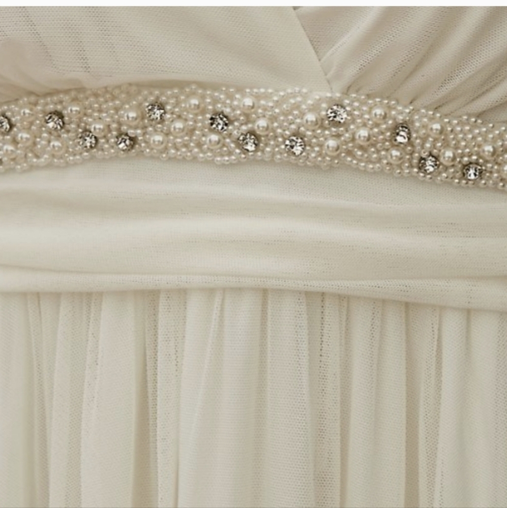 ♡NEW TO CLOSET♡ Torrid White Wedding Dress with Silver Accents - Picture 4 of 5